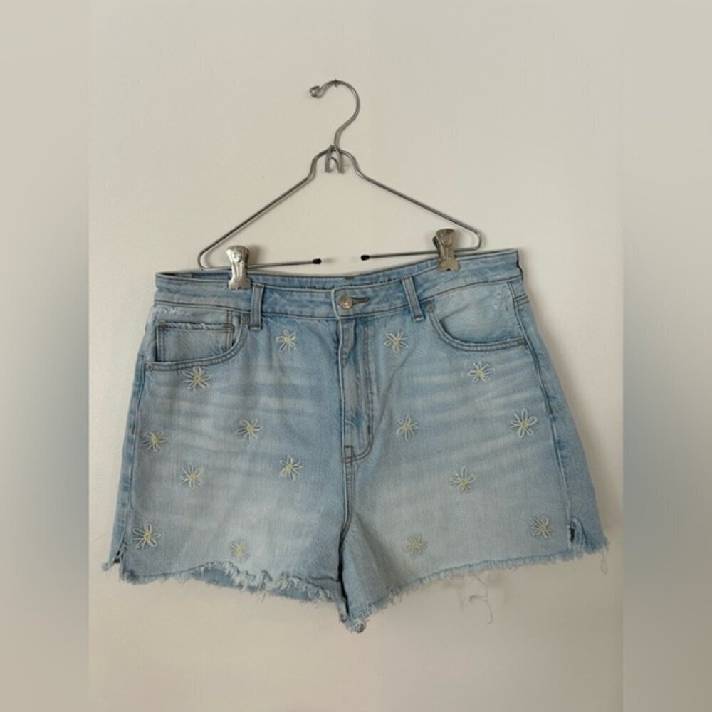 American Eagle Mom Short Size 14 Light Wash Daisies